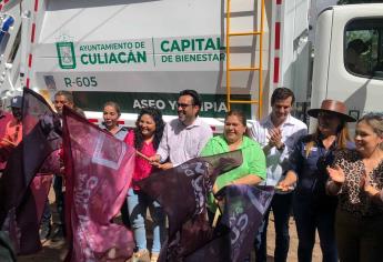 Alcalde de Culiacán entrega 2 camiones recolectores de basura en Costa Rica