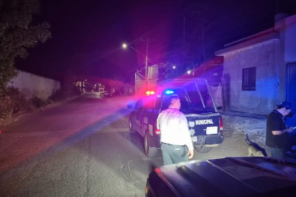 Encapuchados despojan un vehículo por la colonia Fundadores en Culiacán 