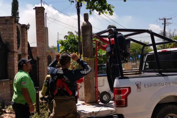 Tanque con gas cloro moviliza a cuerpos de auxilio en Los Mochis