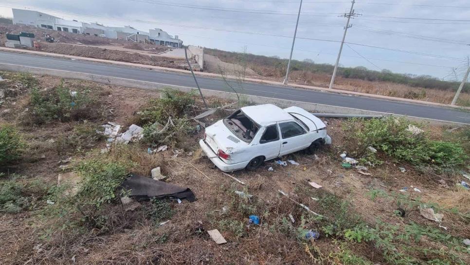 Encuentran Tsuru destrozado en La Costerita