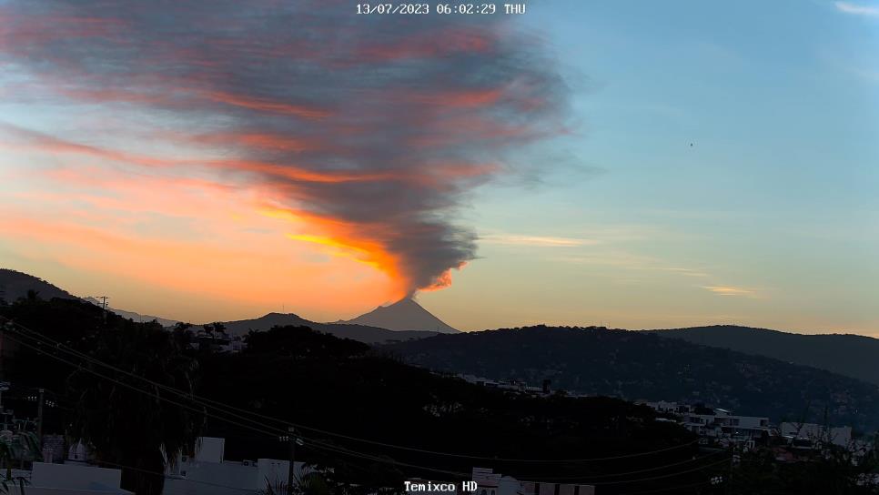 Popocatépetl registra fuerte explosión, cae ceniza en 3 alcaldías de la CDMX | VIDEO