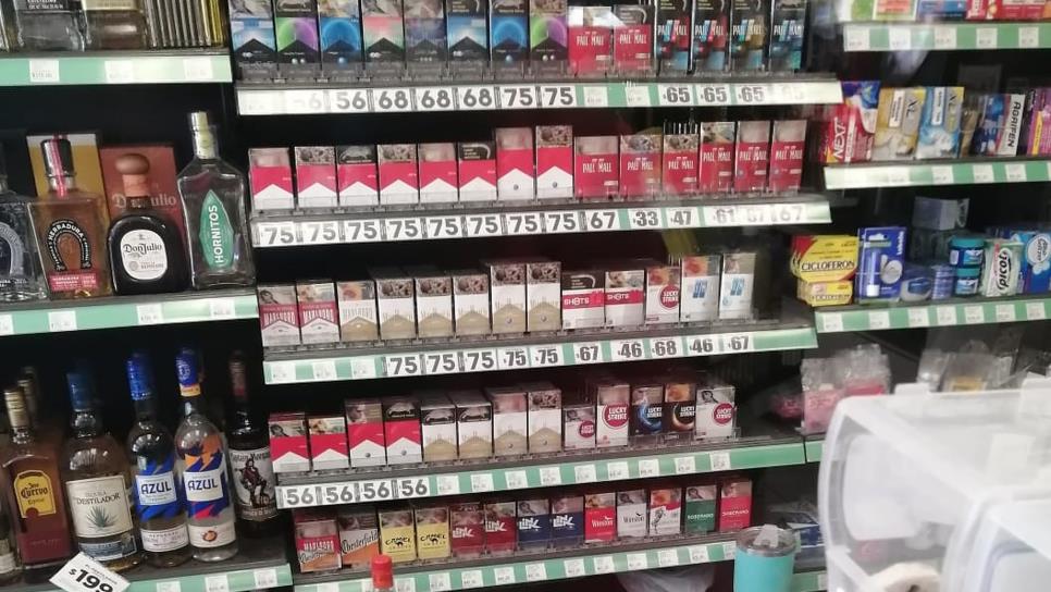 Tiendas Kiosko en Mazatlán aún exhiben cigarros 