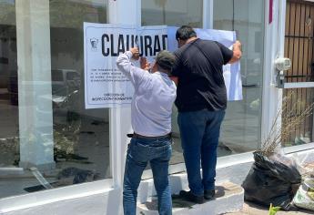 Clausuran florería en Los Mochis donde dejaron genitales y figuras del Diablo y la Santa Muerte