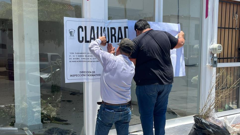 Clausuran florería en Los Mochis donde dejaron genitales y figuras del Diablo y la Santa Muerte