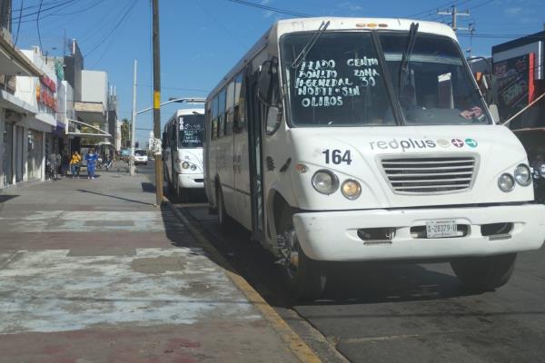 Asaltos y robo de diésel, azotan a choferes de camiones urbanos en Los Mochis