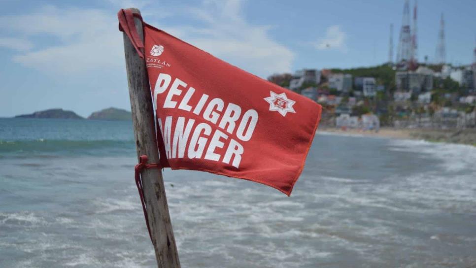 Mar de Fondo causa alerte a Policía Acuática y Capitanía de Puerto; bañistas deberán extremar precauciones Mar de Fondo causa alerte a Policía Acuática y Capitanía de Puerto; bañistas deberán extremar precauciones