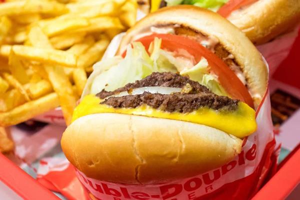 In-N-Out, famosas hamburguesas de California llegan a Culiacán, ¿dónde se ubican?