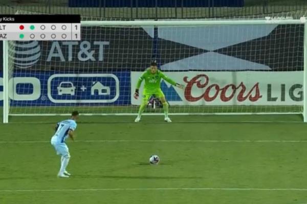 Se acaban a Uriel Antuna en redes por fallar su penal con Cruz Azul