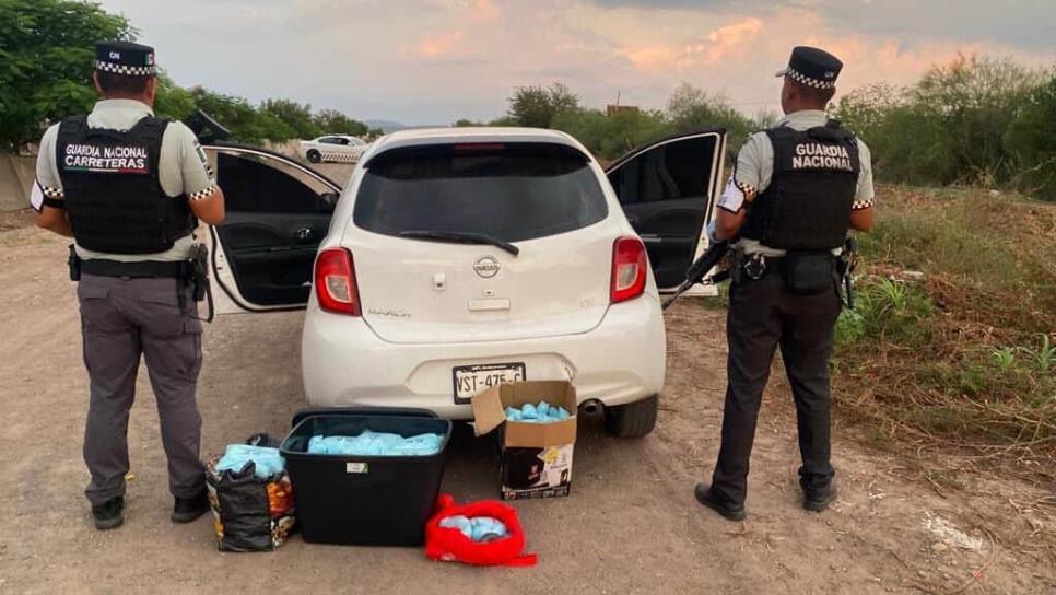 Guardia Nacional asegura automóvil March que trasladaba más de 500 mil pastillas de fentanilo en Culiacán