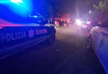 Motociclistas despojan una camioneta en Culiacán