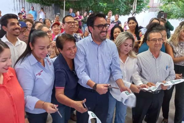 Inauguran pavimentación de dos calles en la colonia Heraclio Bernal, en Culiacán