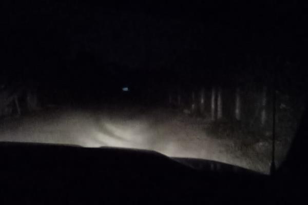 Llevan 10 horas sin luz en la zona rural de Ahome y CFE no contesta