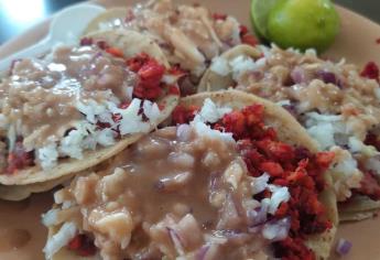 Tacos de Los Mochis: asada, adobada, al vapor, de canasta, taco seco o camarón capeado, ¿cuál prefieres?