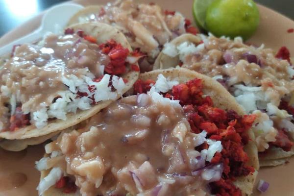 Tacos de Los Mochis: asada, adobada, al vapor, de canasta, taco seco o camarón capeado, ¿cuál prefieres?