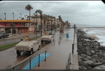 Fuerzas Armadas brindan ayuda a la población de Baja California afectada por «Hilary»