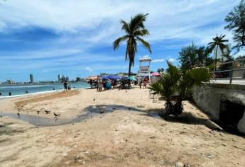 Se confirma, hay descargas de aguas negras en Playa Pinitos de Mazatlán