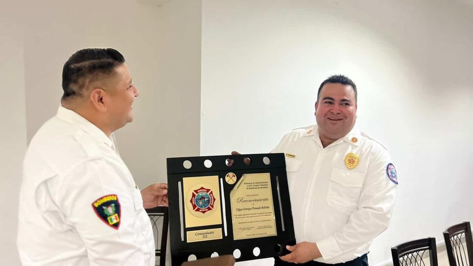 Bomberos Mazatlán conmemoran el día del Bombero en México