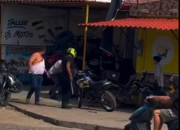 Propinan brutal golpiza a trabajadores de un taller de motos en Mazatlán