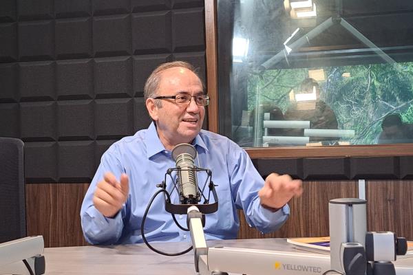 Nuevos libros de texto explican las matemáticas para que los niños aprendan: Santiago Inzunza