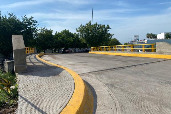 Rocha Moya y Gámez Mendívil inauguran puente y pavimentación en La Conquista