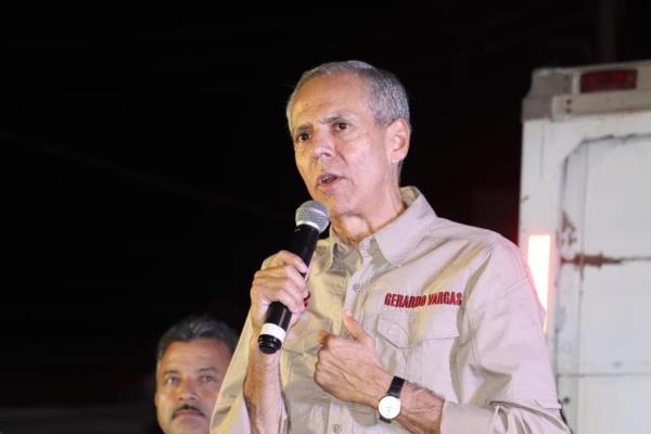 Gerardo Vargas acompaña a pueblos indígenas durante festejos