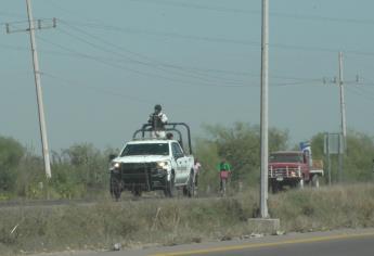 A mano armada asaltan y despojan camiones por la México 15 en Guasave