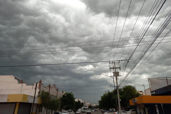 ¡Se cumple el pronóstico!, Llueve en distintos sectores de Culiacán