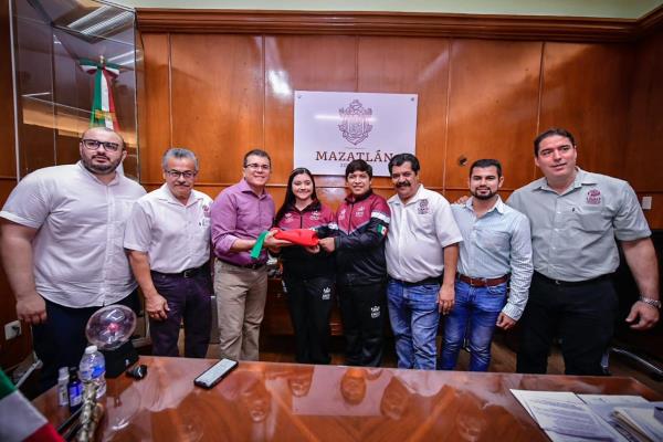 Deportistas mazatlecos reciben el apoyo para participar en Informex 2023 