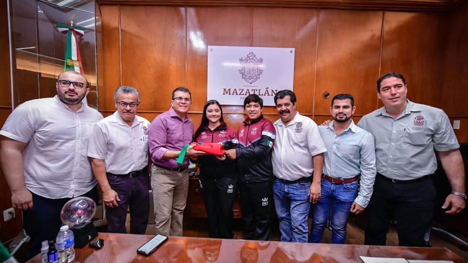 Deportistas mazatlecos reciben el apoyo para participar en Informex 2023 