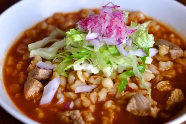 Pozole: de las mejores comidas en una Noche Mexicana