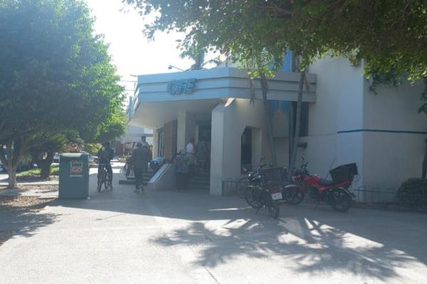 Apagones en Sinaloa: CFE no responde por aparatos electrónicos 