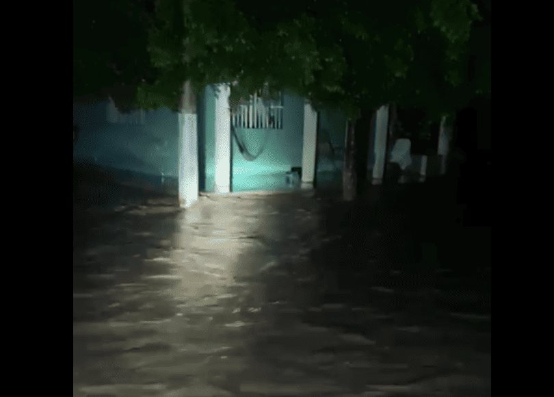 Se inundan 100 viviendas por desbordamiento de arroyo en El Matadero de El Rosario