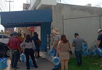 Abarrotan purificadoras en Los Mochis por la falta de agua