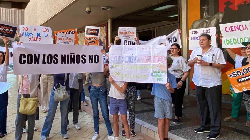 Niños con amparo contra nuevos libros de texto pueden dejar usarlos: SEPyC Niños con amparo contra nuevos libros de texto pueden dejar usarlos: SEPyC