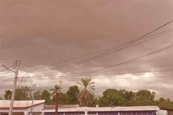 Se registran lluvias intensas y fuertes vientos en el norte de Sinaloa 