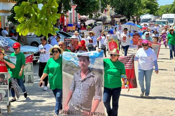 Rastreadoras de El Fuerte marchan por novena vez, buscan a 3 mil 100 desaparecidos en el norte de Sinaloa