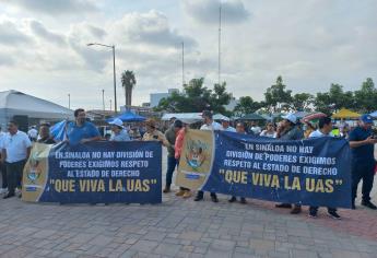 Cientos de integrantes de la comunidad universitaria apoyaron al Rector de la UAS previo a su audiencia