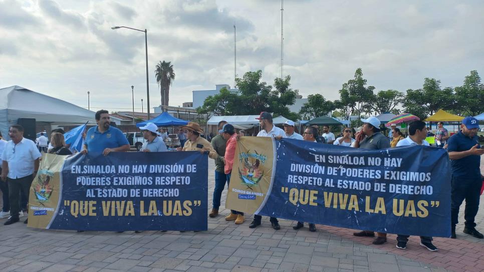 Cientos de integrantes de la comunidad universitaria apoyaron al Rector de la UAS previo a su audiencia