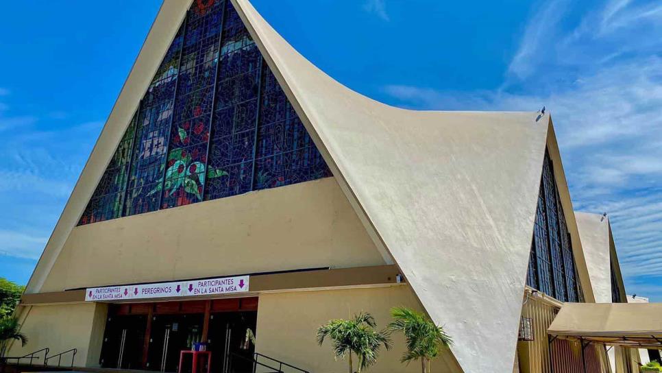 Conoce la iglesia La Lomita y el arte de sus vitrales 