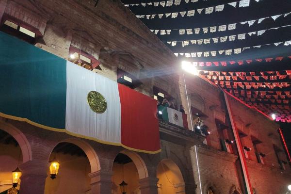 El Fuerte grita «¡Viva México! »