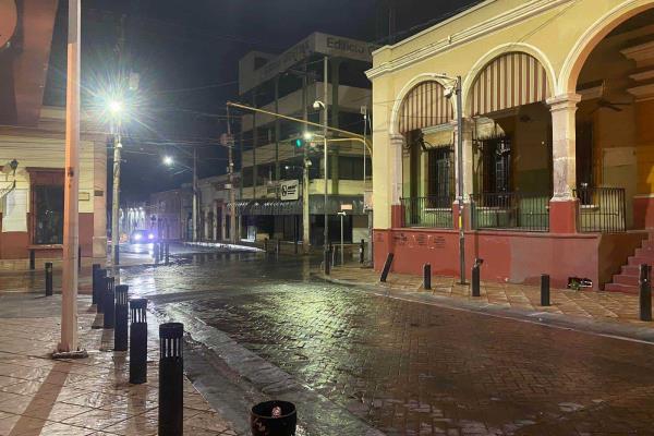 Se presentan lluvias moderadas y truenos en Culiacán