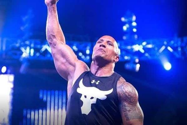 Dwayne Johnson «La Roca» regresa triunfal al ring de la WWE después de cuatro años