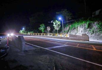 El puente del Quelite se ilumina con lámparas LED; instalan 56 equipos nuevos