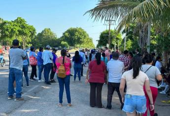 Padres de familia de la secundaria de Charay toman la carretera