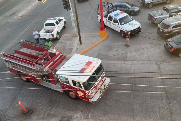 Evacuan negocios y oficinas por fuga de amoniaco en Los Mochis, por segundo día y en la misma hielería