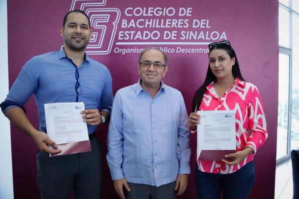 COBAES entrega 95 plazas a docentes