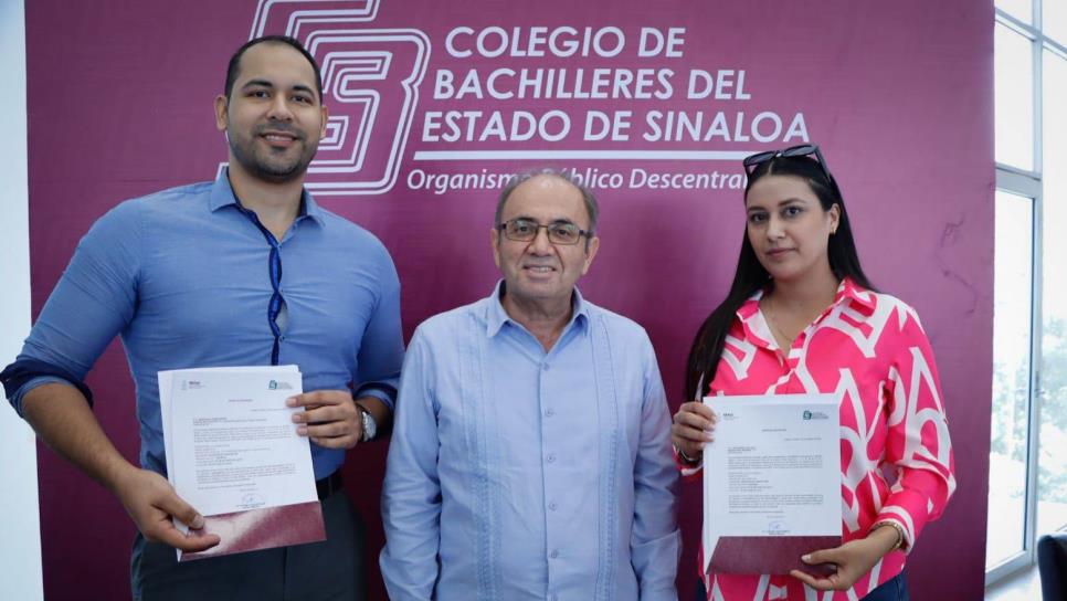 COBAES entrega 95 plazas a docentes