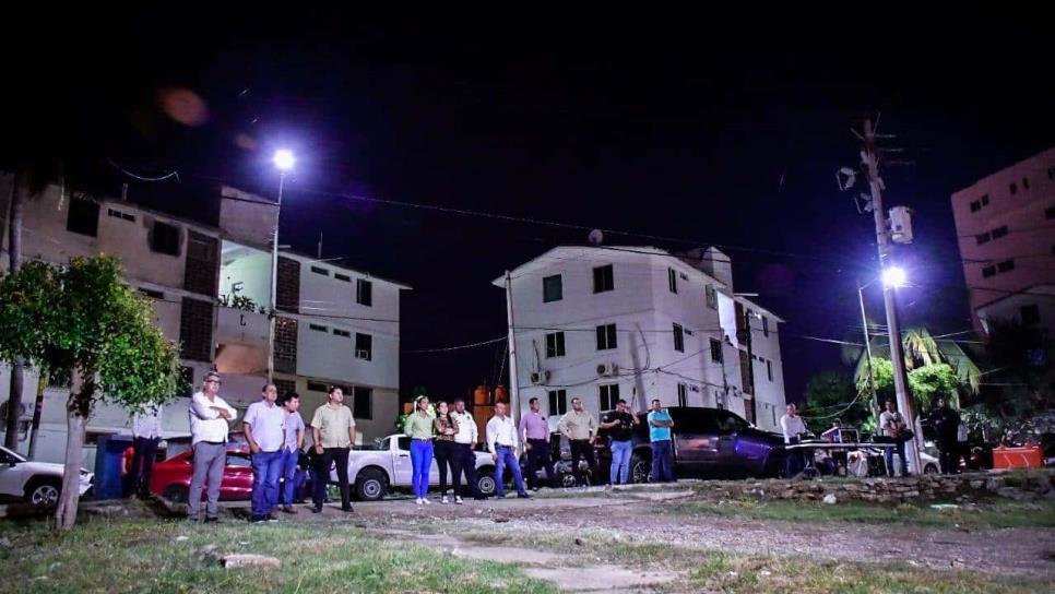 Sustitución del alumbrado público llega al Infonavit Olimpo y fraccionamiento El Paraíso en Mazatlán