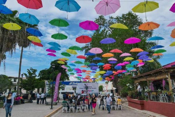 Inauguran en la Villa de Ahome el primer «Callejón de Encanto»