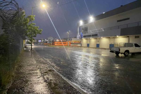 Por «Lidia», Culiacán amanece con lluvias y descargas eléctricas este sábado